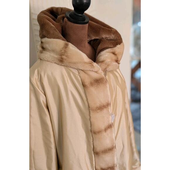 Dennis Basso Reversible Faux Mink Coat w/ Sable-Inspired Trim – Size L - Picture 16 of 16